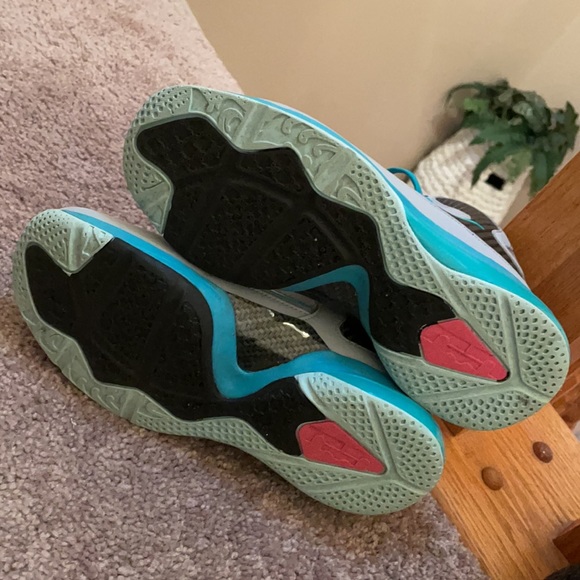 Nike - Picture 2 of 3